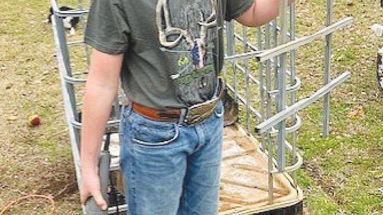 Cason Cody takes on 4-H community service project