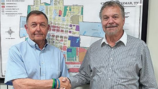 Dixson takes over reins of Weimar as city manager