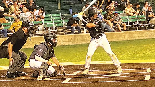 Fayetteville baseball throttles Round Top-Carmine for state semis bid