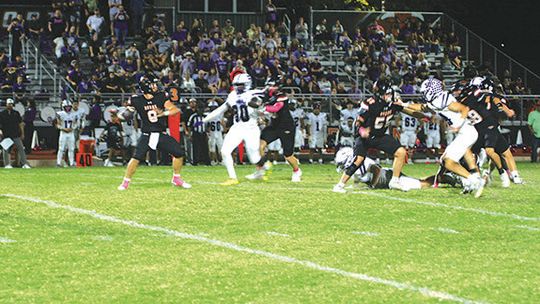 Schulenburg football defeated by Thrall in close one