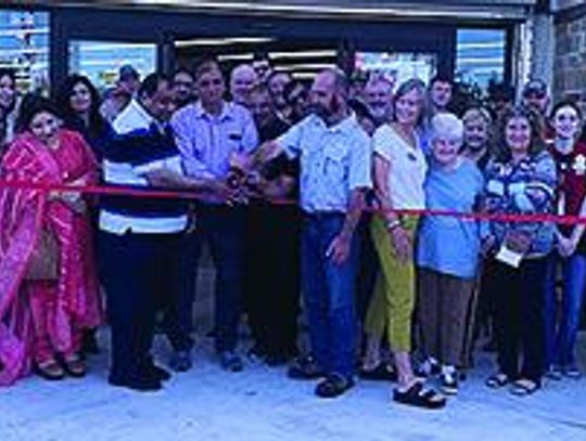 ACE Hardware cuts the ribbon