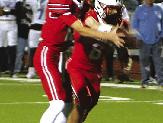 Bellville thrashes Sweeny to complete undefeated season