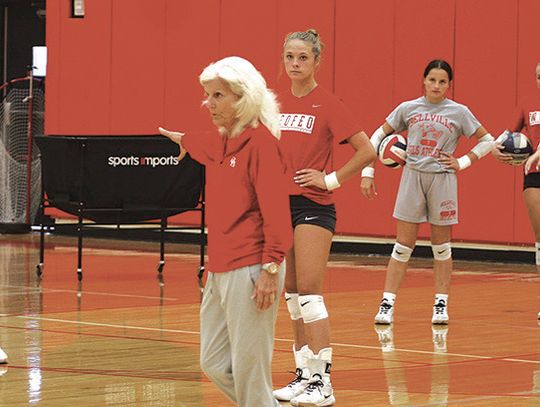 Brahmanettes volleyball works on their craft at practice