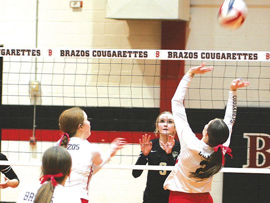 Brazos takes down Danbury in volleyball with four sets