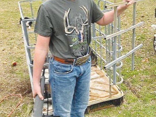 Cason Cody takes on 4-H community service project