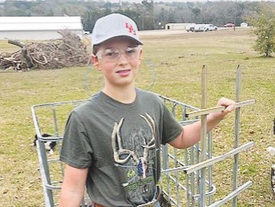 Cason Cody takes on 4-H community service project