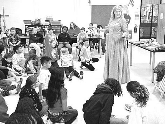 CES fourth graders get old-fashioned history lesson
