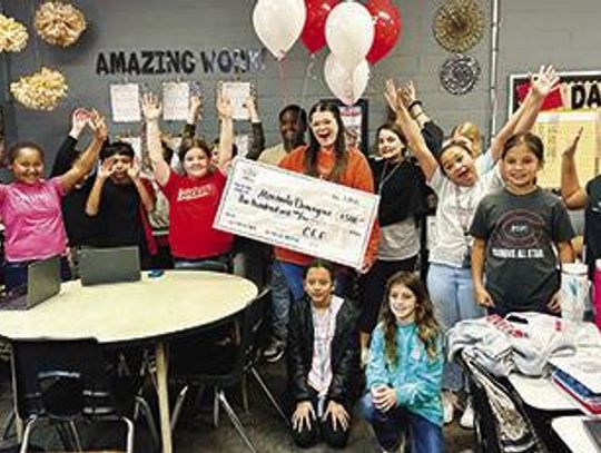 CES teachers receive classroom grants