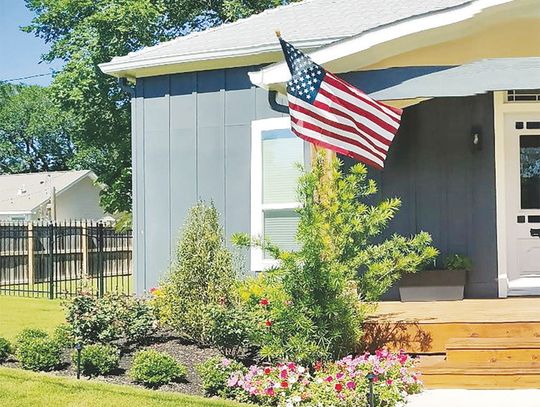 Columbus Garden Club announces May Yard and Community of the Month