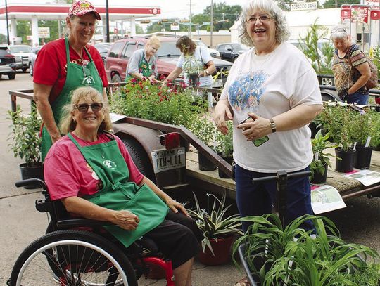 Columbus Garden Club plant sale a grand success