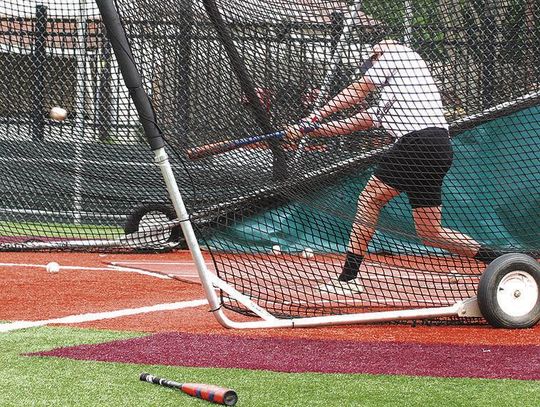 Fayetteville baseball gets some good reps in at practice