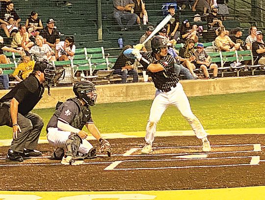 Fayetteville baseball throttles Round Top-Carmine for state semis bid