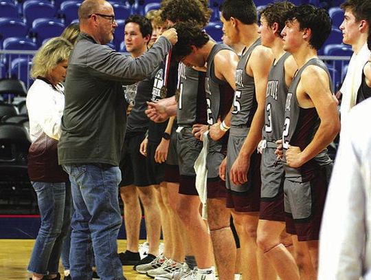 Fayetteville boy's hoops goes down to Jayton in states after big second half from Jaybirds