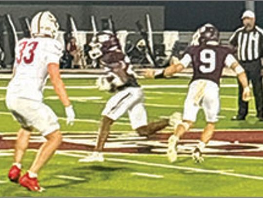 Flatonia football sneaks by Palacios on opening week