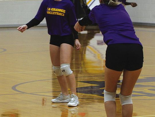 La Grange volleyball sets up with eye on playoffs