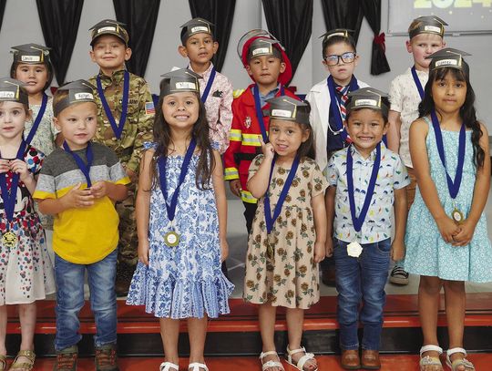 Parents as Teachers of Rural South-Central Texas celebrates Dreams Take Flight themed graduation