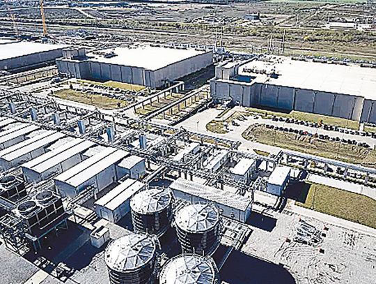 Public packs courtroom to air comments about data centers