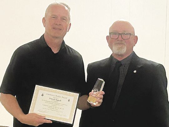 Radio personality Darrel Appelt receives Community Builder Award