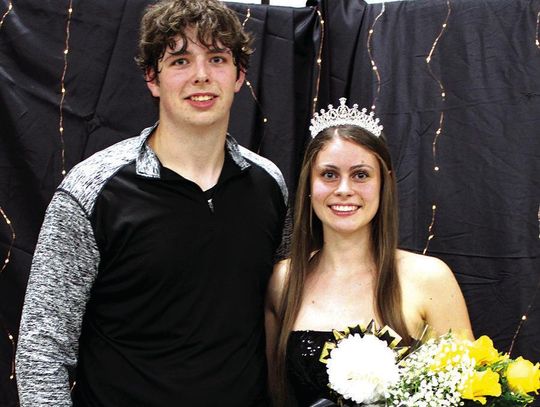 RT-C crowns queen and beau