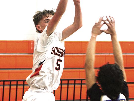Schulenburg boy’s hoops thumps Louise