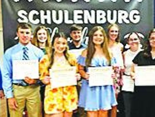 Schulenburg Police Association awards scholarships