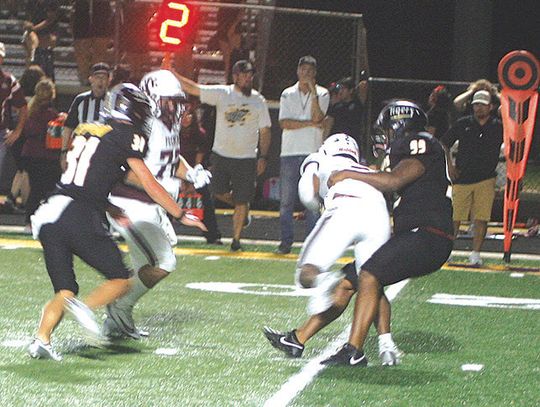 Sealy football dominates on homecoming night vs Cameron Yoe
