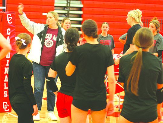 Surging Columbus volleyball team works on their craft at practice