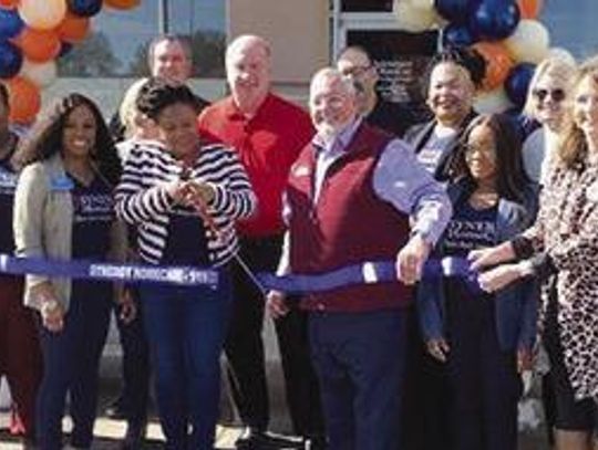 Synergy HomeCare of Sealy cuts ribbon