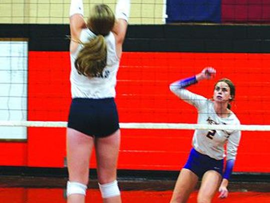 Weimar volleyball falls to Goliad