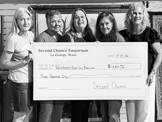 Winchester Area Civic Assoc. receives donation from SCE