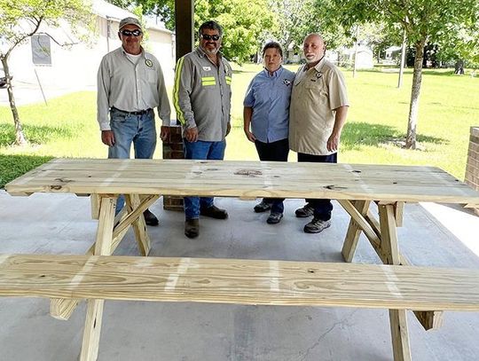 Woodduck Enterprises delivers commissioned tables to chamber