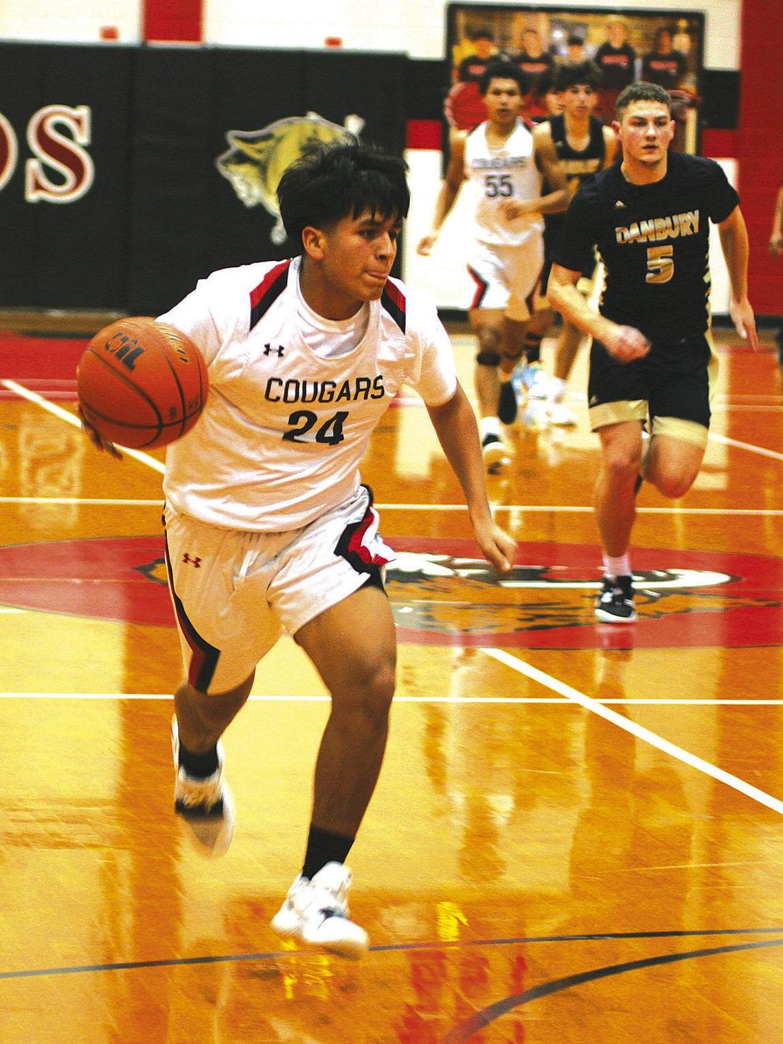 Brazos holds off Danbury in boys hoops