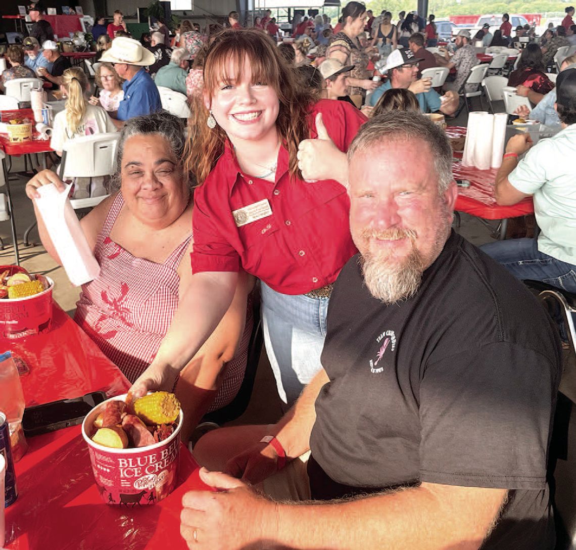 Colorado County Fair Association serves up shrimp, crawfish and fixings for fundraiser
