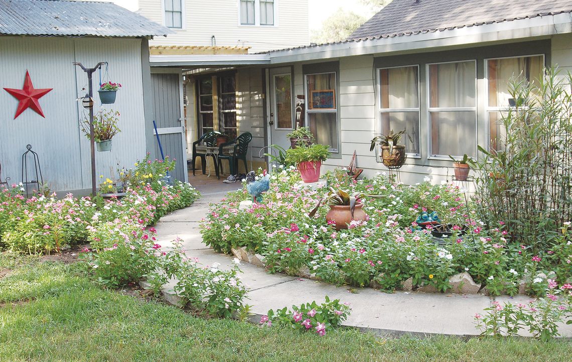 Columbus Garden Club announces August award