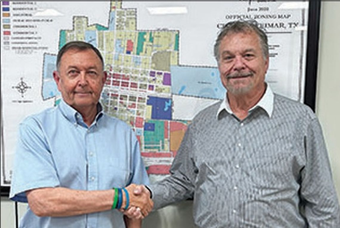 Dixson takes over reins of Weimar as city manager