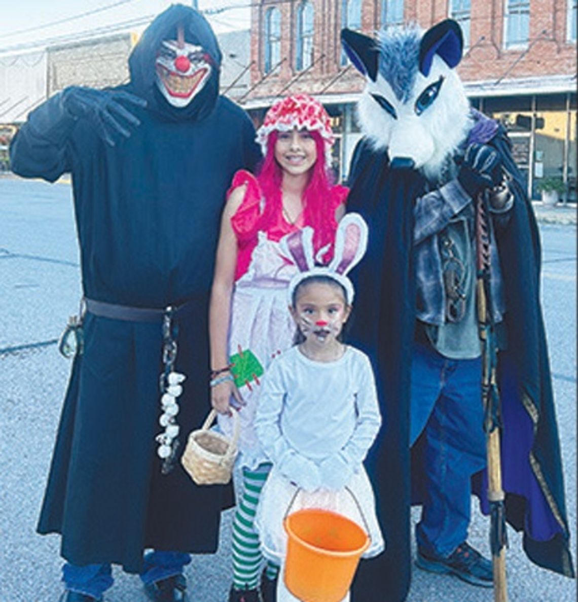 Eagle Lake Downtown Trick or Treat on the Square sees packed streets