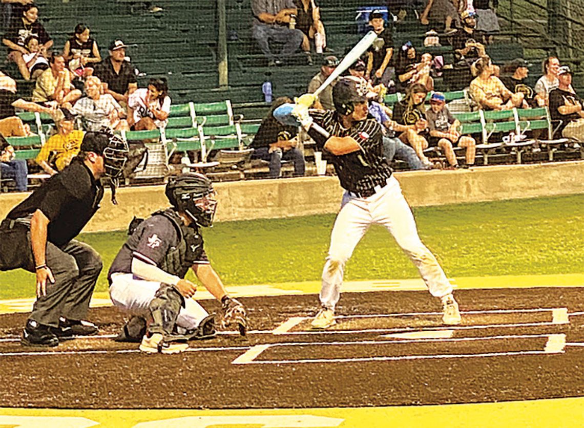 Fayetteville baseball throttles Round Top-Carmine for state semis bid