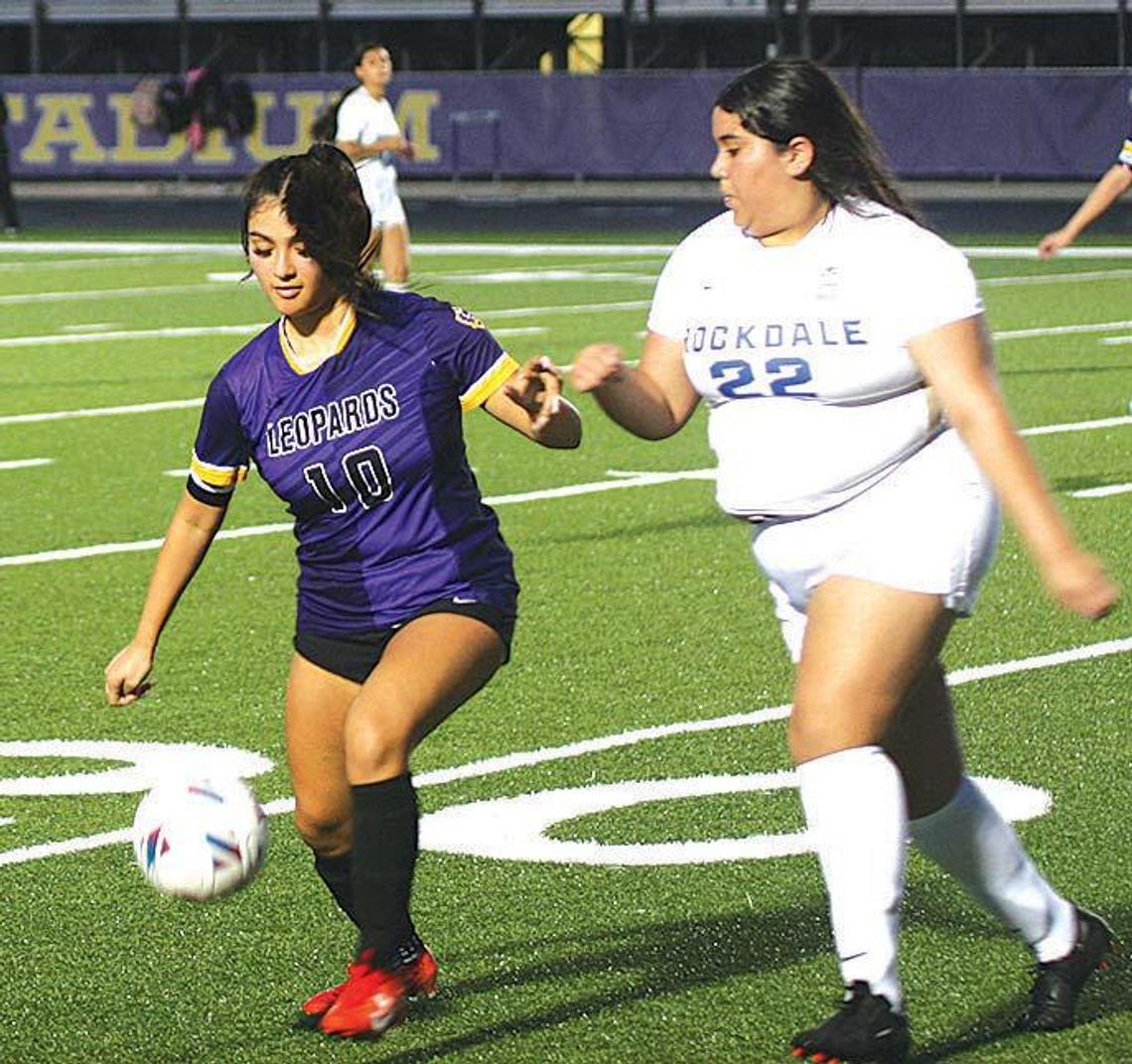 La Grange girl's soccer sneaks by Rockdale