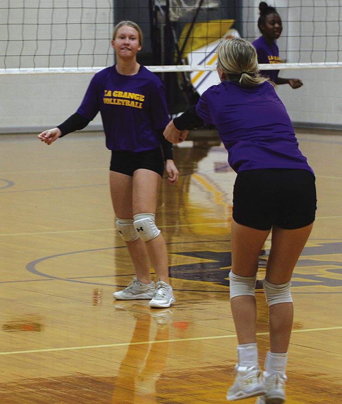 La Grange volleyball sets up with eye on playoffs