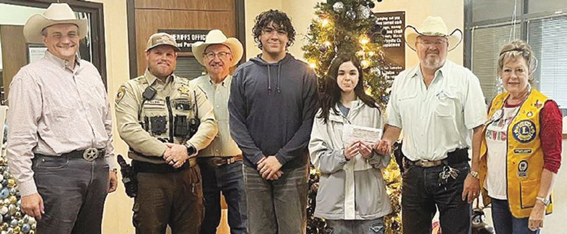LG Leo Club donates to Deputy Santa