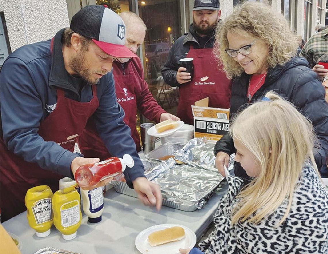 Oh, yes, it's ladies' night
oh, what a night! Oh, yes, it's ladies' night
oh, what a night!