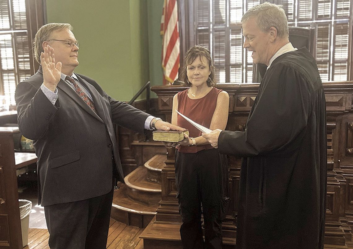 Peters sworn in as district judge of the 492nd Judicial District Court Peters sworn in as district judge of the 492nd Judicial District Court