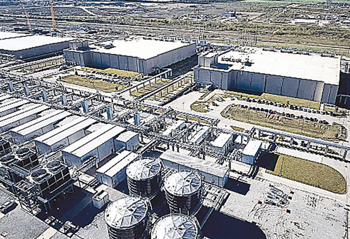 Public packs courtroom to air comments about data centers