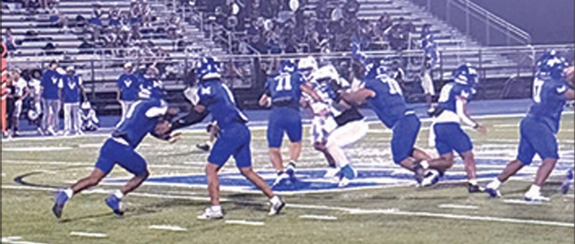 Rice football falls to Edna in close one Rice football falls to Edna in close one