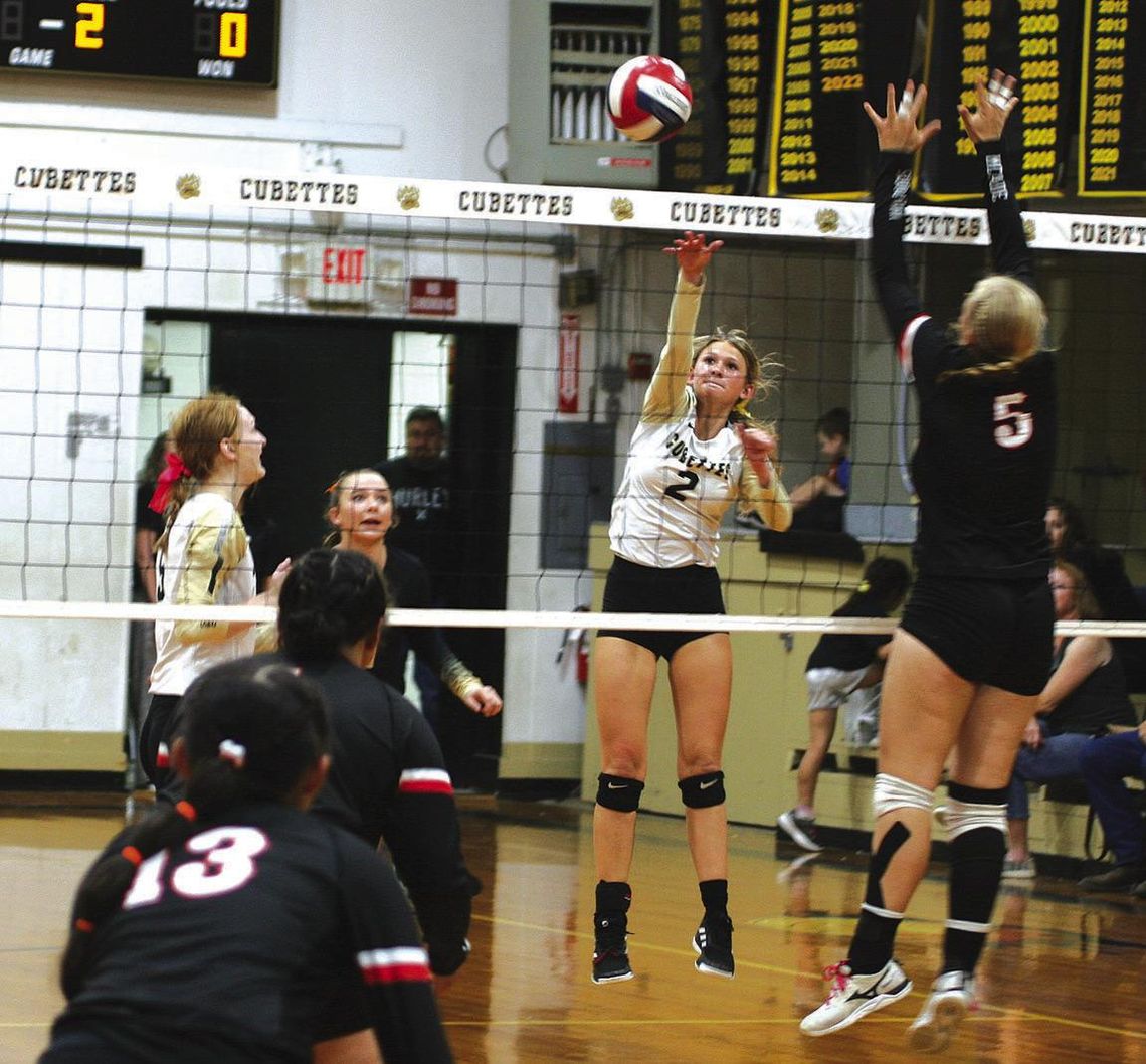 Round Top-Carmine takes care of McDade in volleyball