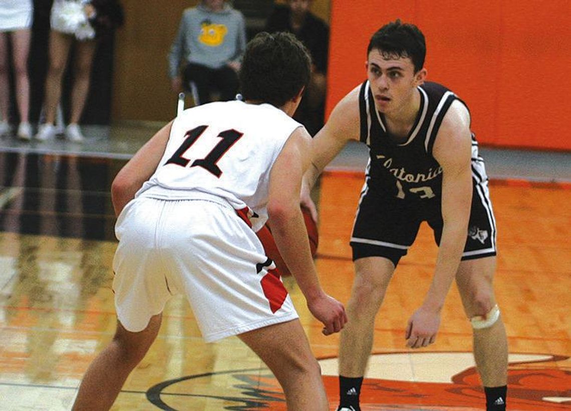 Schulenburg Boys Hoops Outlasts Flatonia in OT