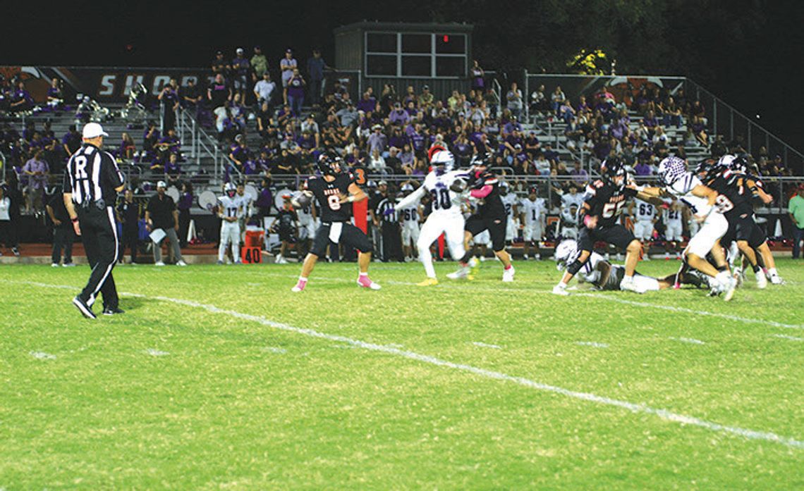 Schulenburg football defeated by Thrall in close one