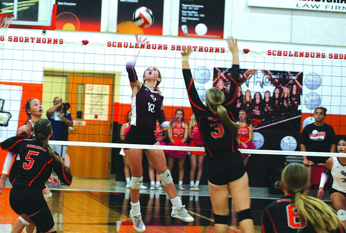 Schulenburg Lady Horns sweep Flatonia