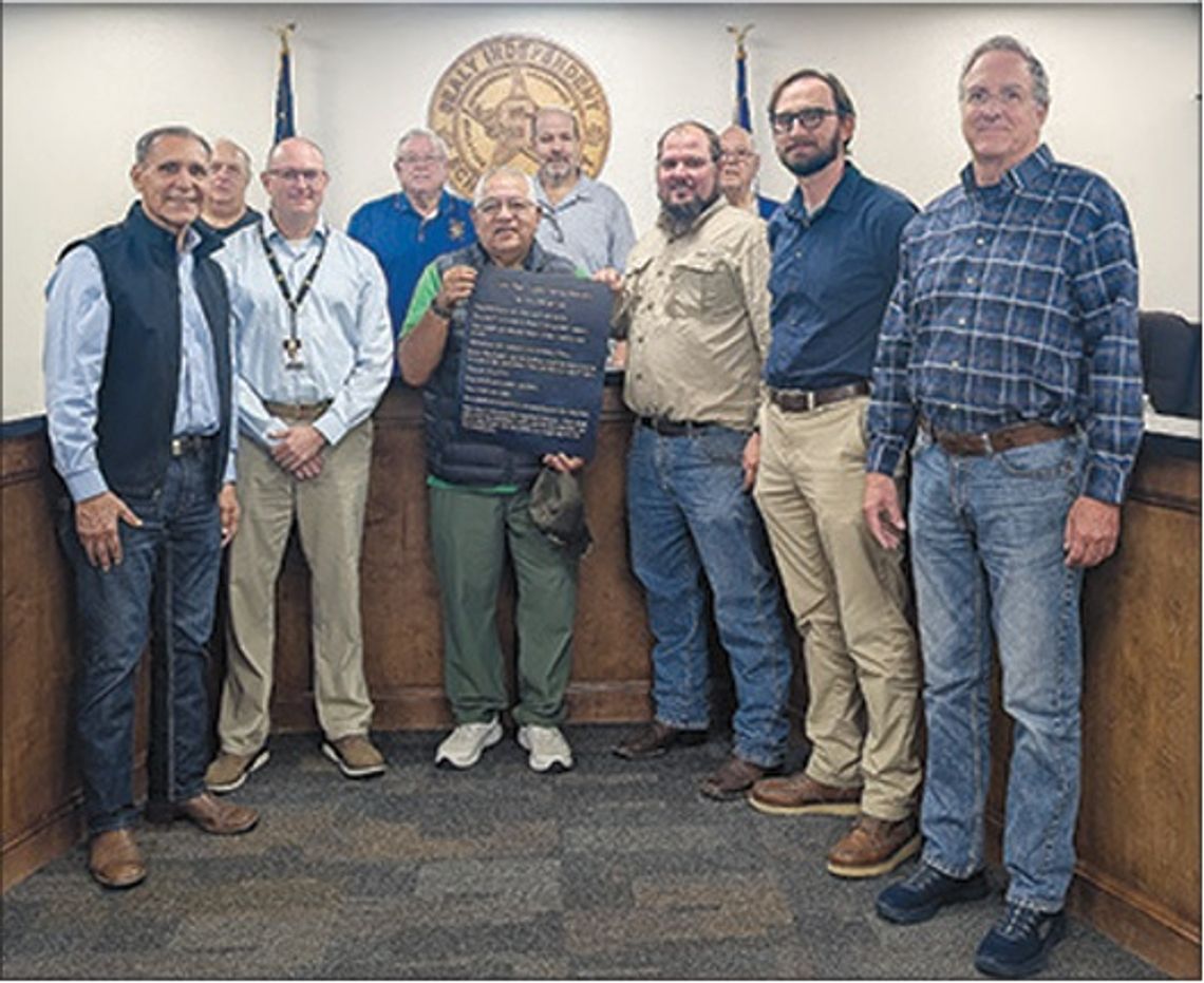 Sealy ISD receives Ten Commandments plaque from Sealy KC Council 3313 Sealy ISD receives Ten Commandments plaque from Sealy KC Council 3313