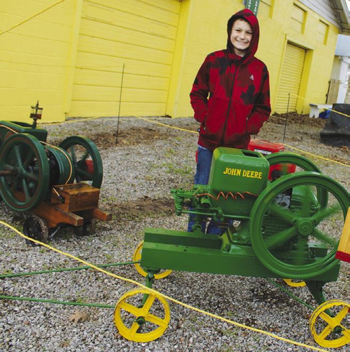  Texas Antique Gas Engine Reunion popping along